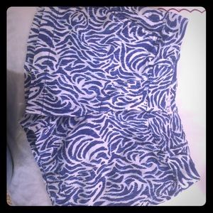 Girls blue and white shorts. By vineyard vines